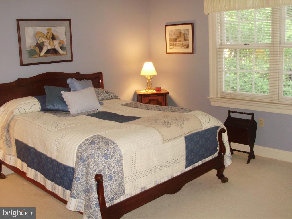 1122 Oakmont Drive Lancaster, PA 17601 - Photo 13 of 17