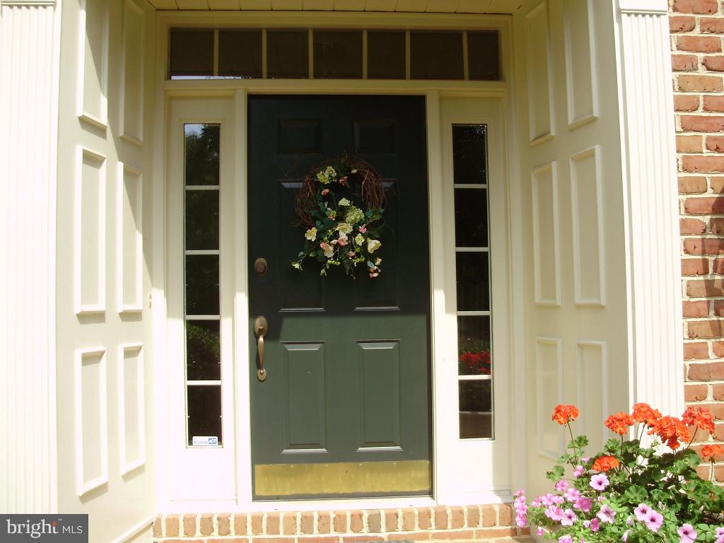 1122 Oakmont Drive Lancaster, PA 17601 - Photo 2 of 17