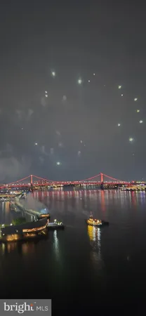 $2,600 | 717 South Christopher Columbus Boulevard, Unit 1505, Philadelphia, PA 19147