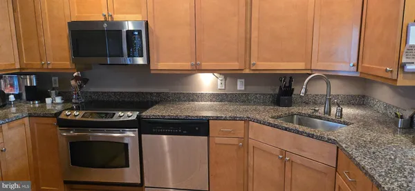 $2,600 | 717 South Christopher Columbus Boulevard, Unit 1505, Philadelphia, PA 19147