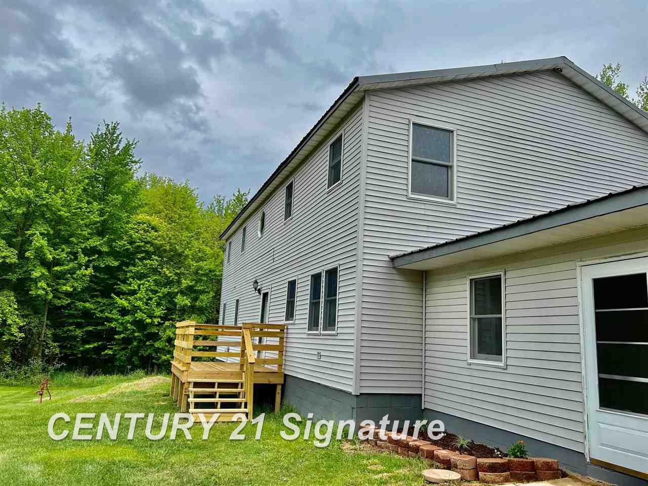 11645 East Parks Road Wheeler, MI 48662 - Photo 3 of 45