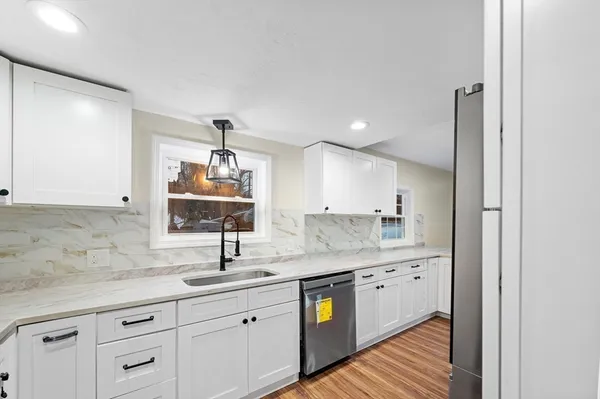 $575,000 | 198 Uxbridge Road, Sutton, MA 01590