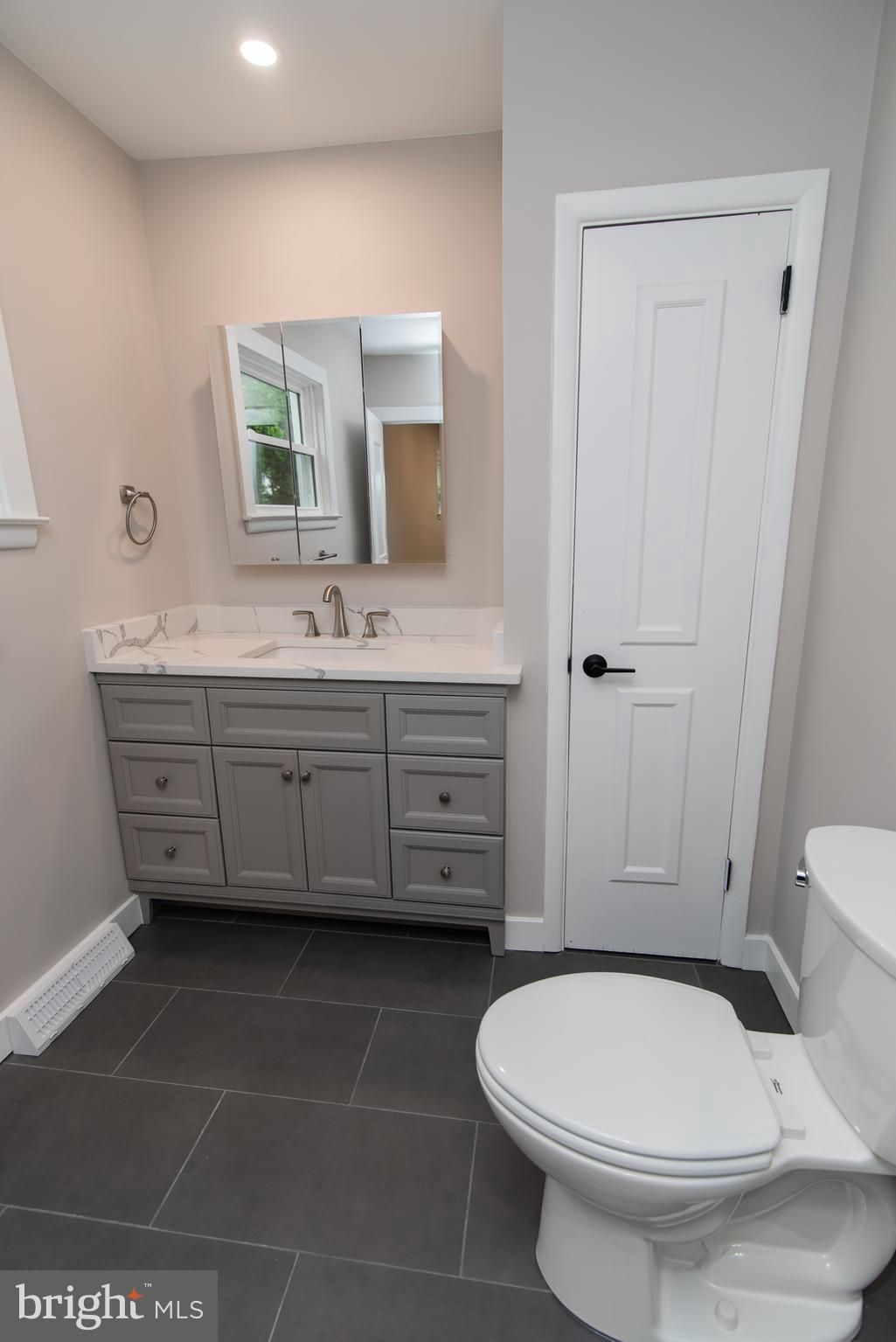 318 Old Farm Road Wyncote, PA 19095 - Photo 28 of 48 Master Bedroom Full Bath