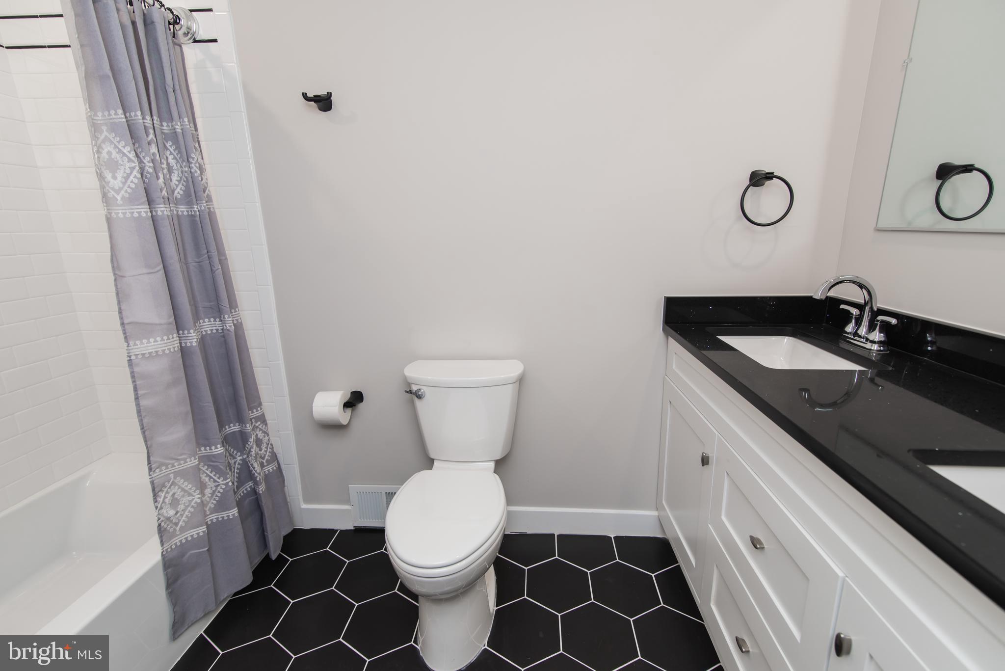 318 Old Farm Road Wyncote, PA 19095 - Photo 36 of 48 Hall Full Bath