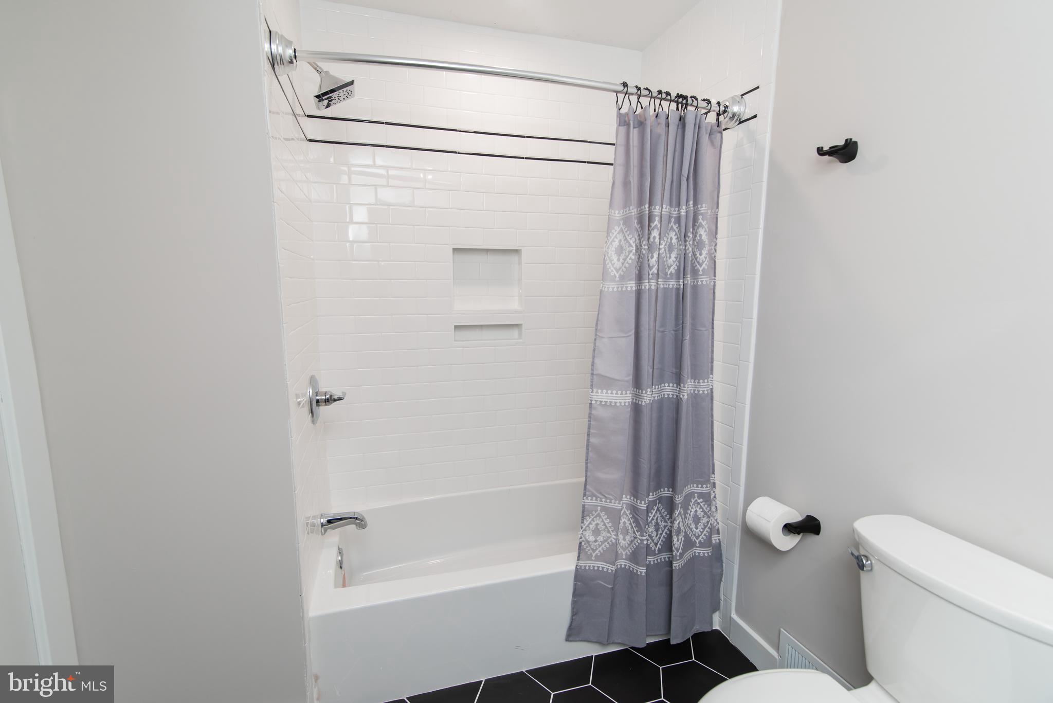 318 Old Farm Road Wyncote, PA 19095 - Photo 38 of 48 Hall Full Bath