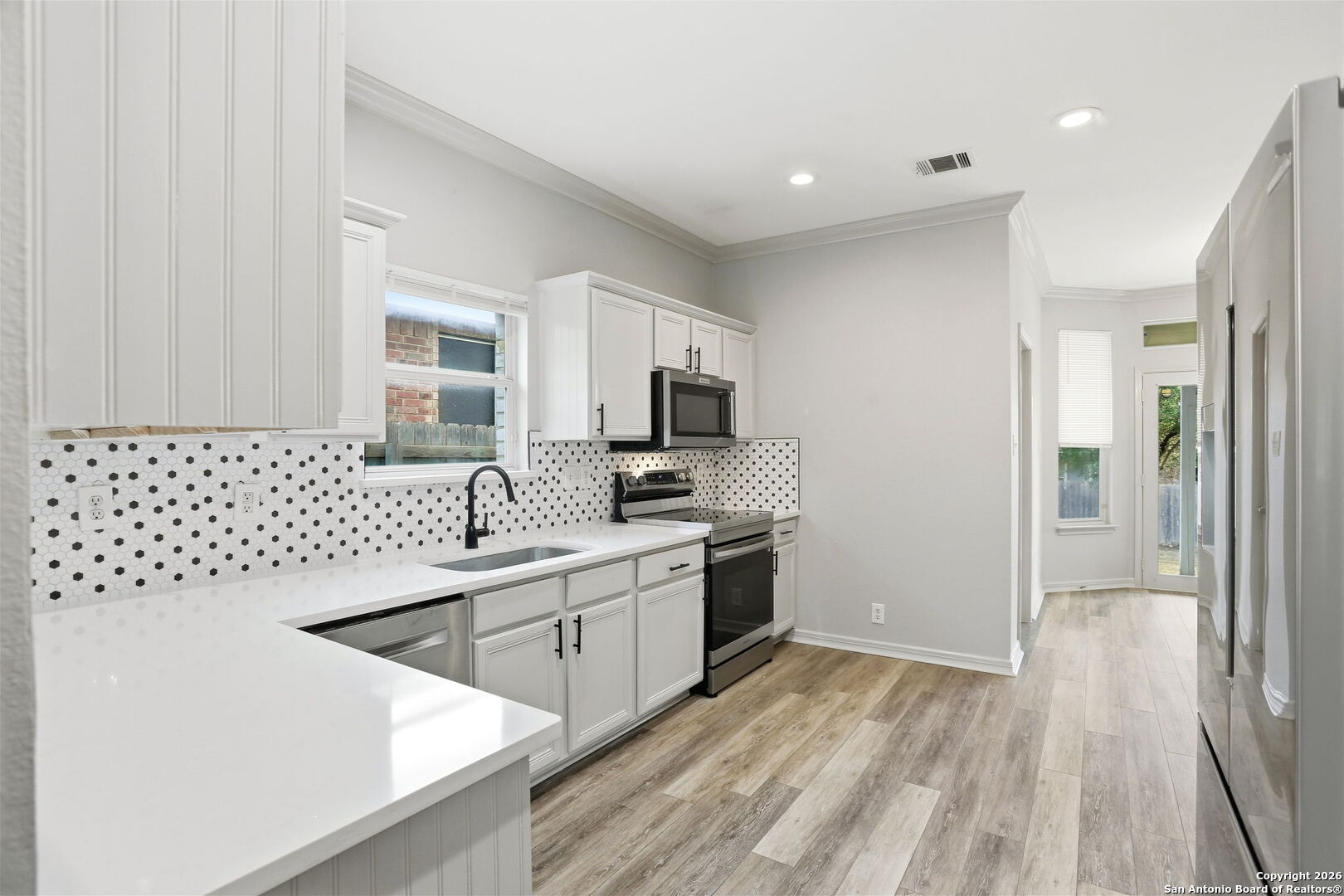 8714 Tioga Pass Helotes, TX 78023 - Photo 14 of 33