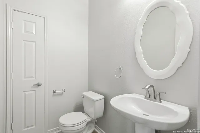 $2,150 | 8714 Tioga Pass, Helotes, TX 78023