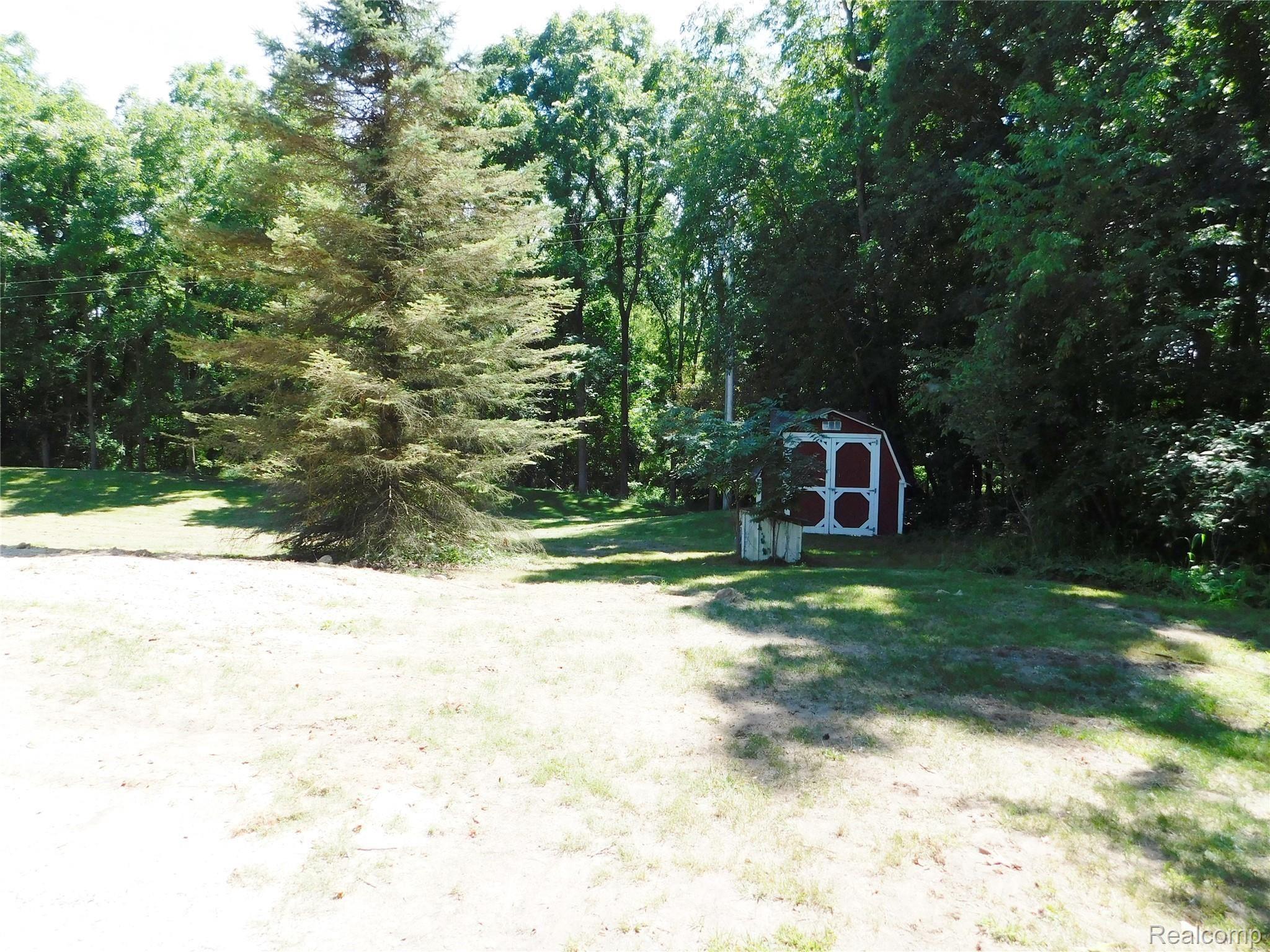 11233 Chase Lake Road Fowlerville, MI 48836 - Photo 17 of 19 DSCN0037.JPG