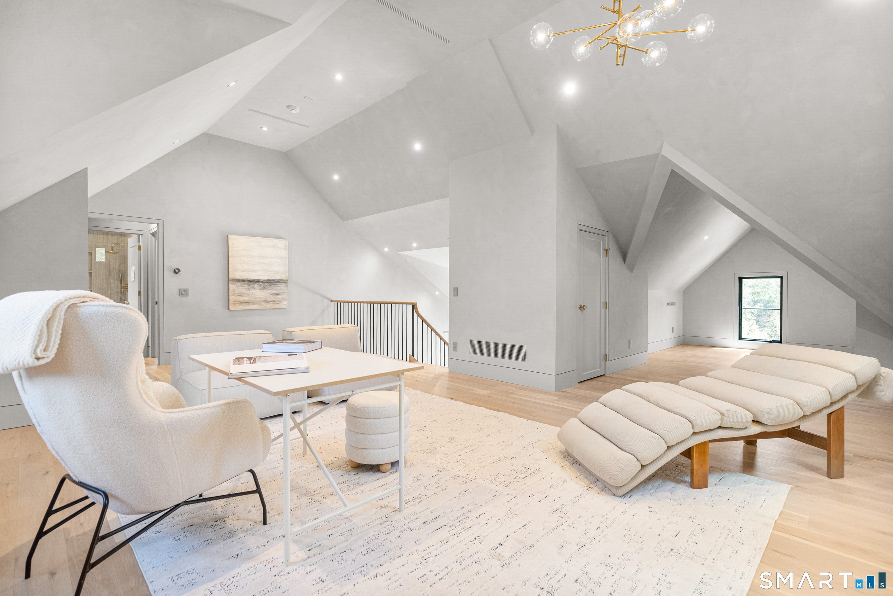 259 Frogtown Road New Canaan, CT 06840 - Photo 32 of 39 3rd floor retreat
