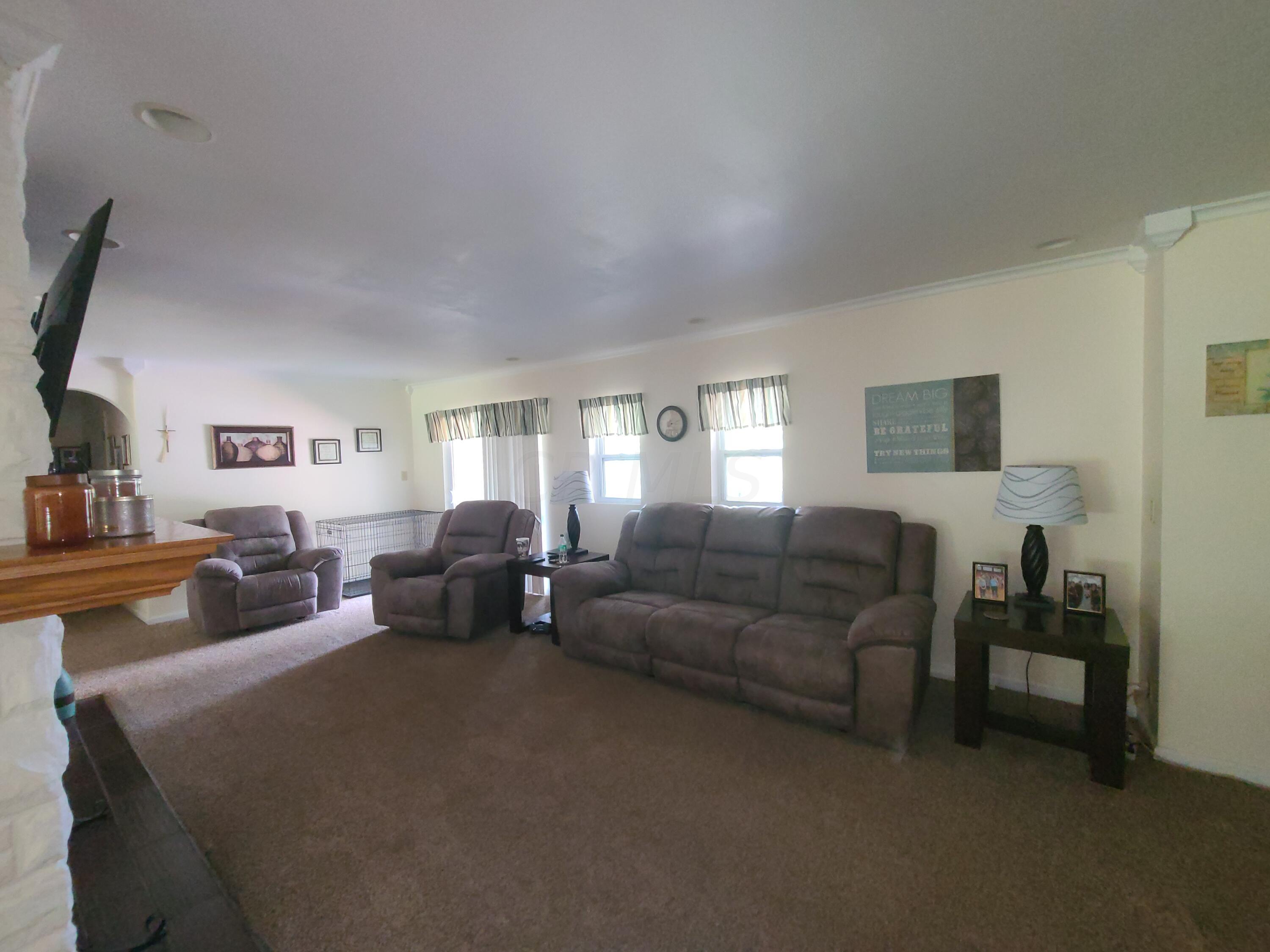1033 Uhler Road Marion, OH 43302 - Photo 7 of 14 20230813_151239