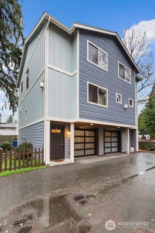 $2,800 | 12039 35th Avenue Northeast, Unit A, Seattle, WA 98125