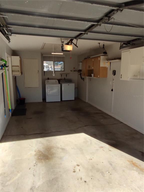 8491 Southwest 109th Street Ocala, FL 34481 - Photo 38 of 39 a view of a garage