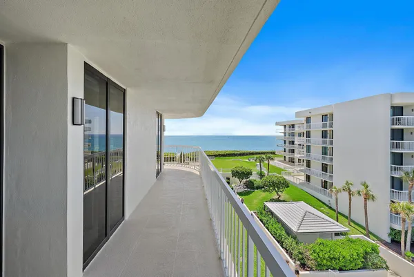 $19,000 | 3300 South Ocean Boulevard, Unit 408N, Palm Beach, FL 33480