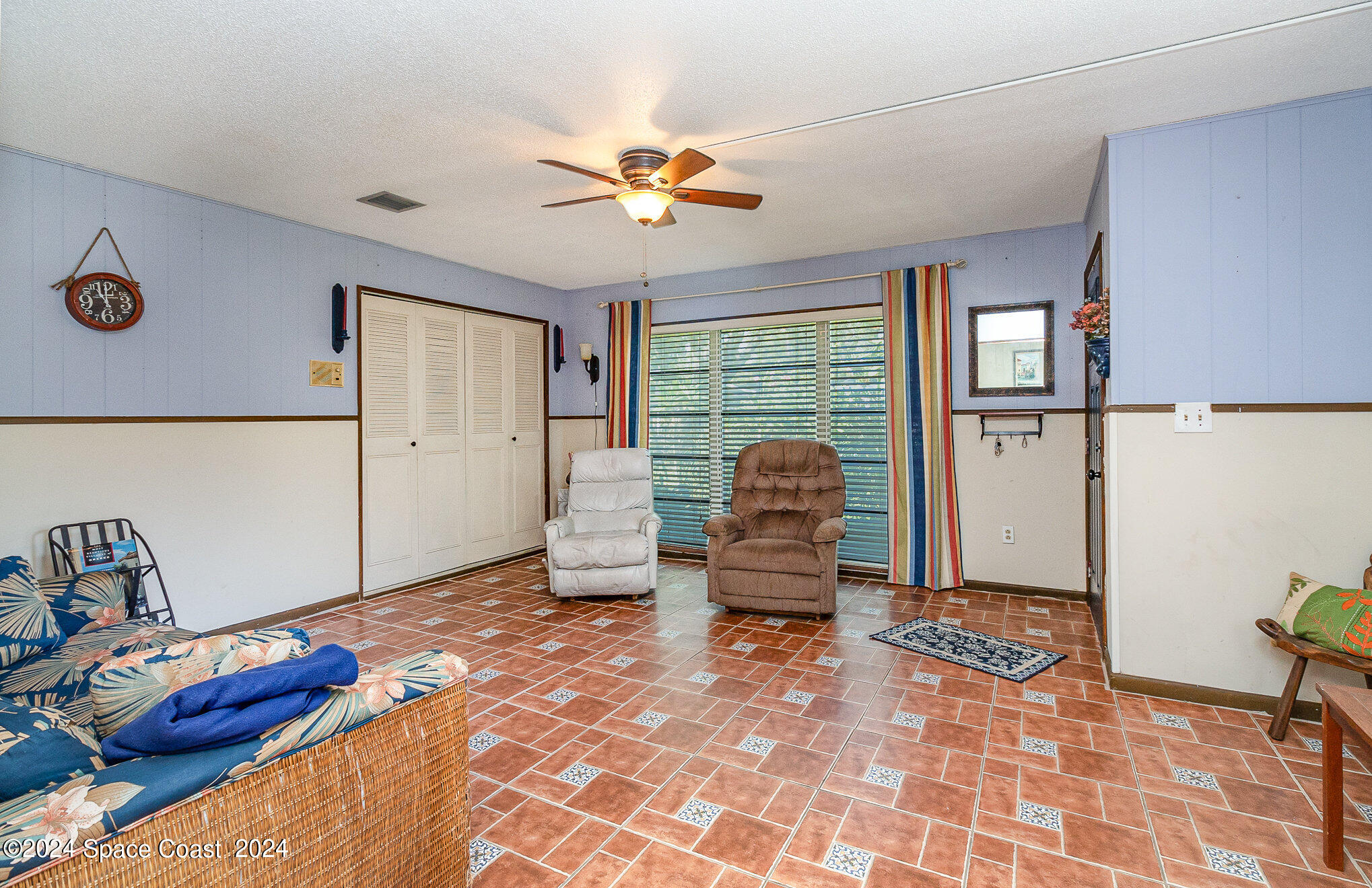 1707 Platt Street Melbourne, FL 32901 - Photo 5 of 32 a living room with furniture and window