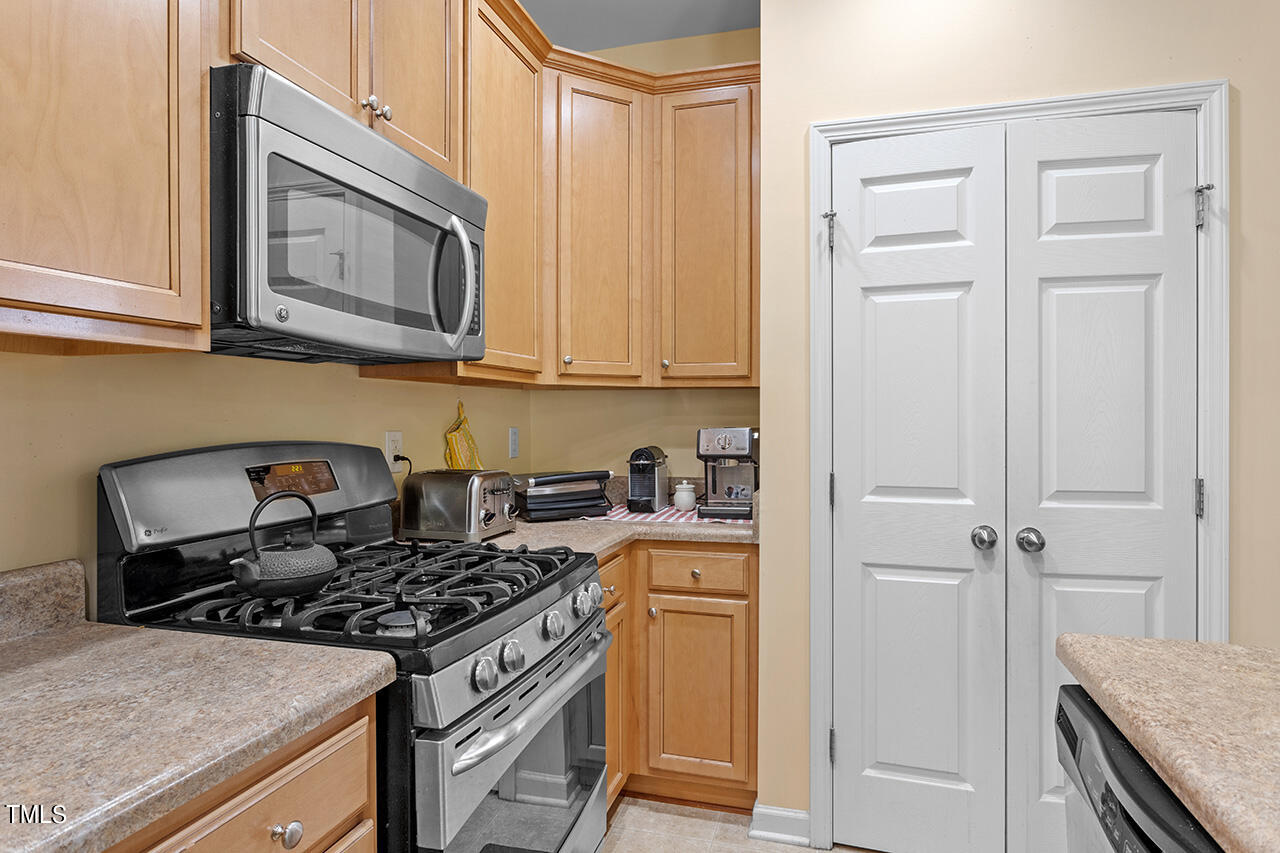 14328 Foxcroft Road Raleigh, NC 27614 - Photo 11 of 34 14328 Foxcroft Road_15