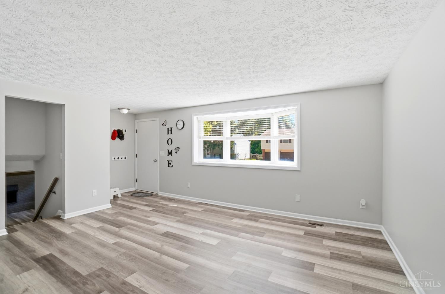 8739 Exeter Place Maineville, OH 45039 - Photo 5 of 33