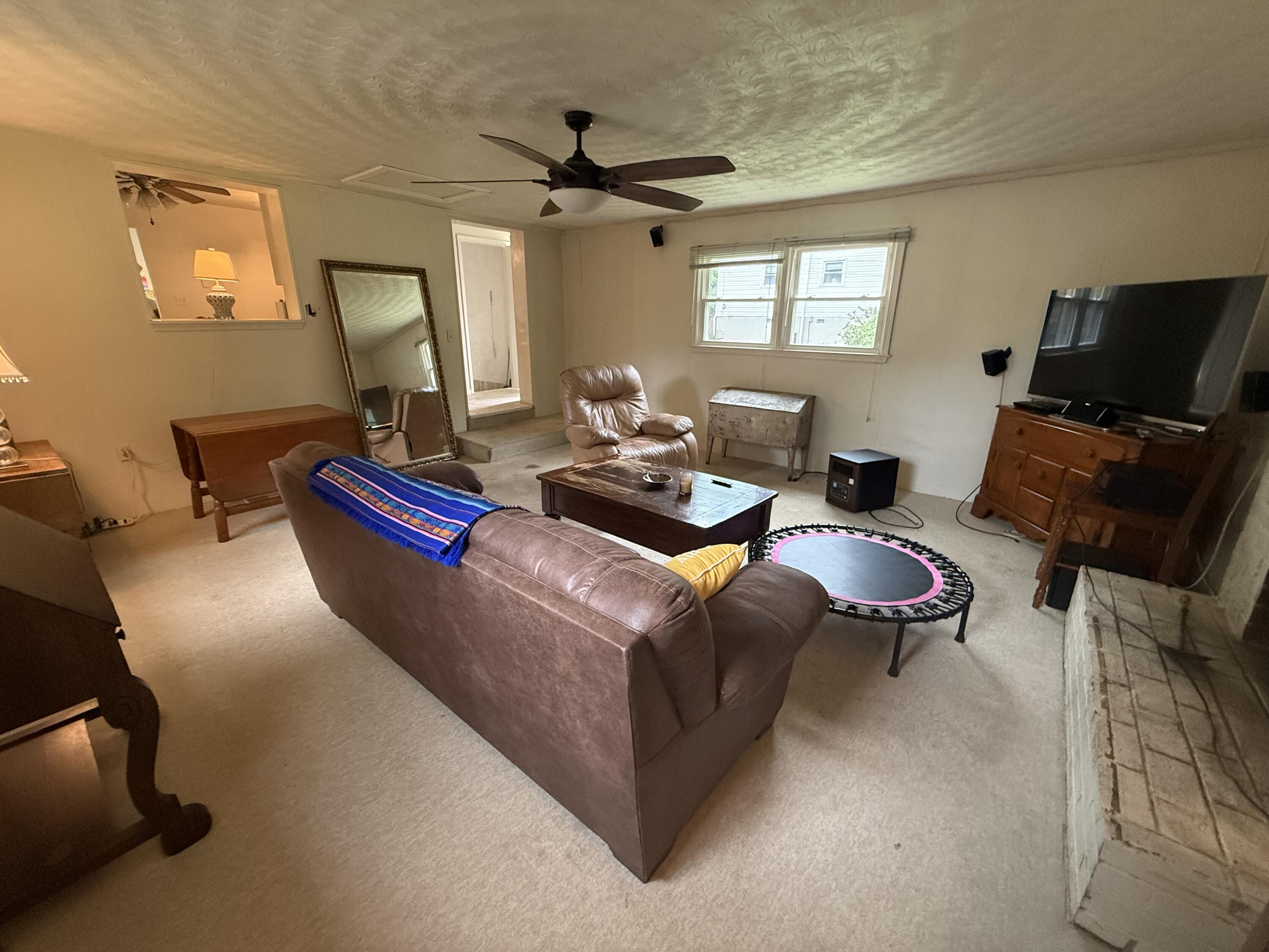 1035 Martin McNeil Road Salem, VA 24153 - Photo 13 of 17 IMG_3706