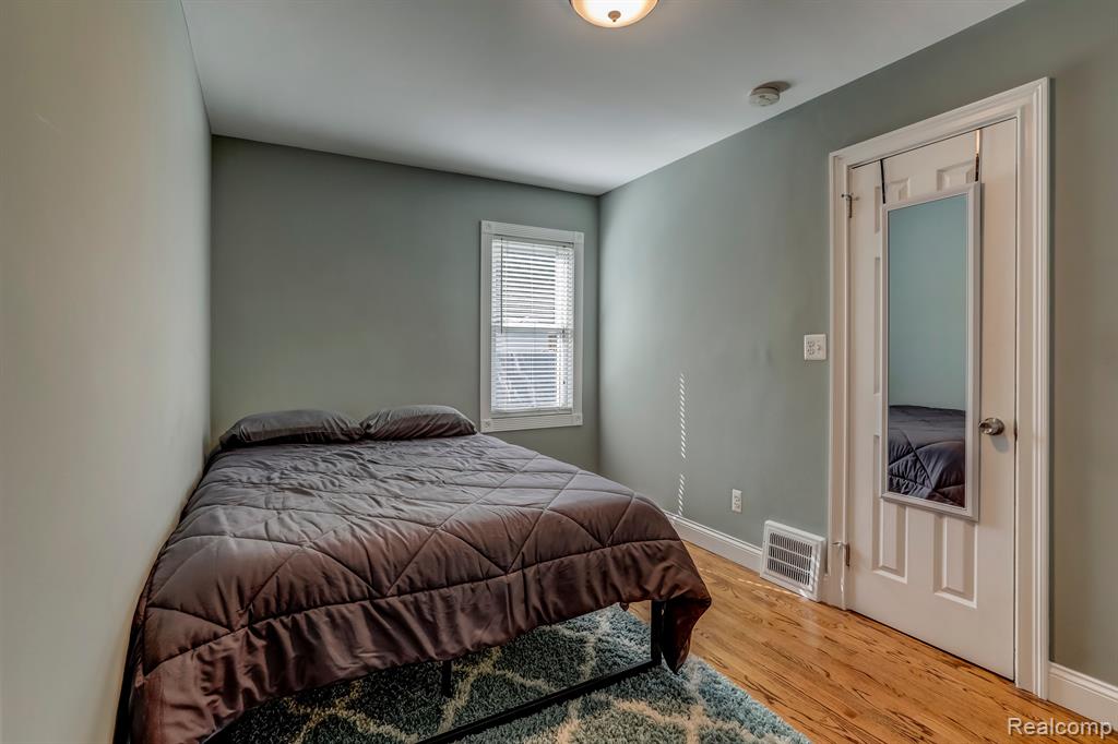 2155 Columbia Road Berkley, MI 48072 - Photo 18 of 30