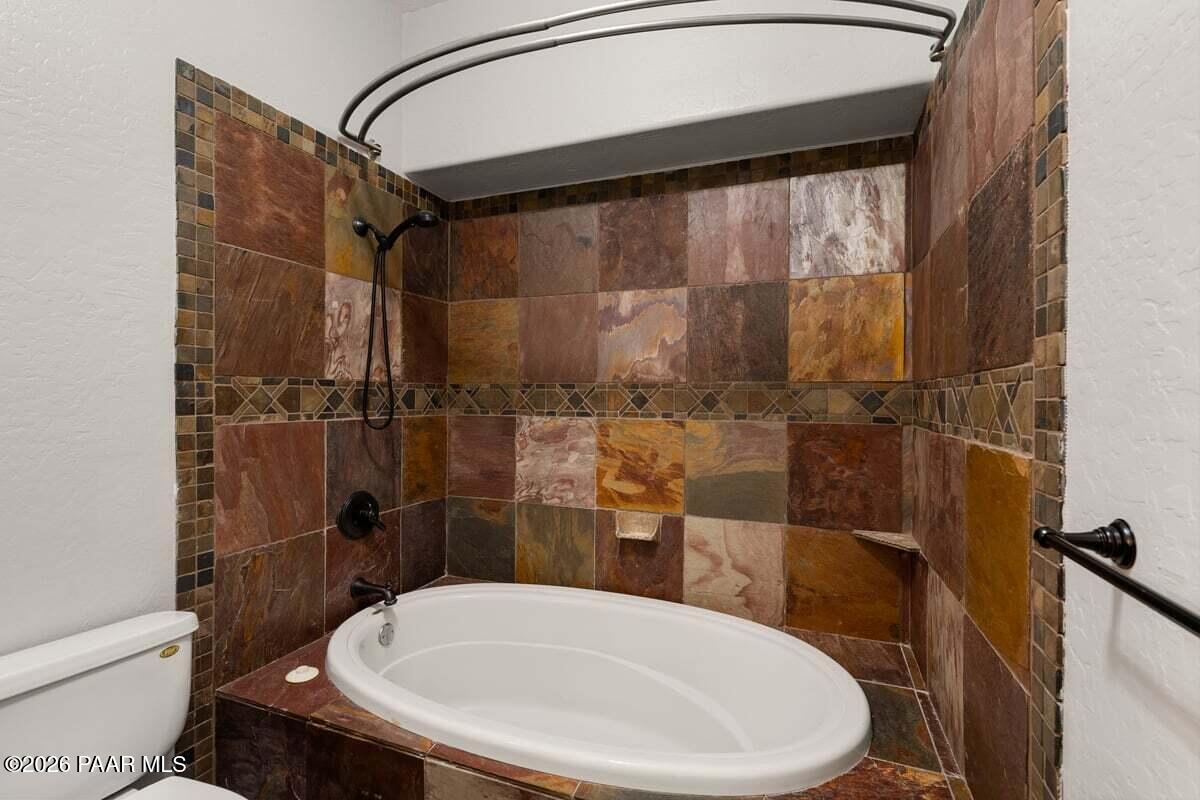 195 Juniper Ridge Drive Prescott, AZ 86301 - Photo 20 of 41 Bathroom 2