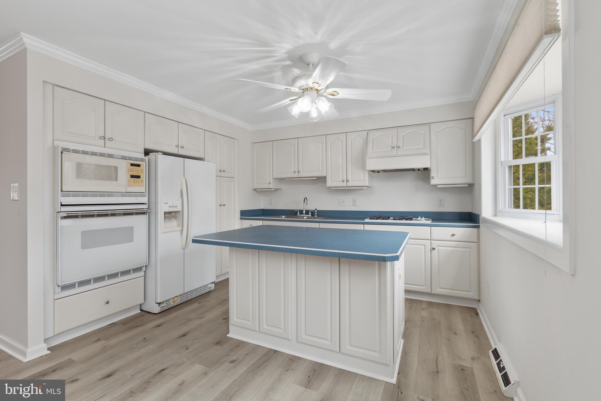 213 Chell Road Joppa, MD 21085 - Photo 10 of 45 Island with Seating