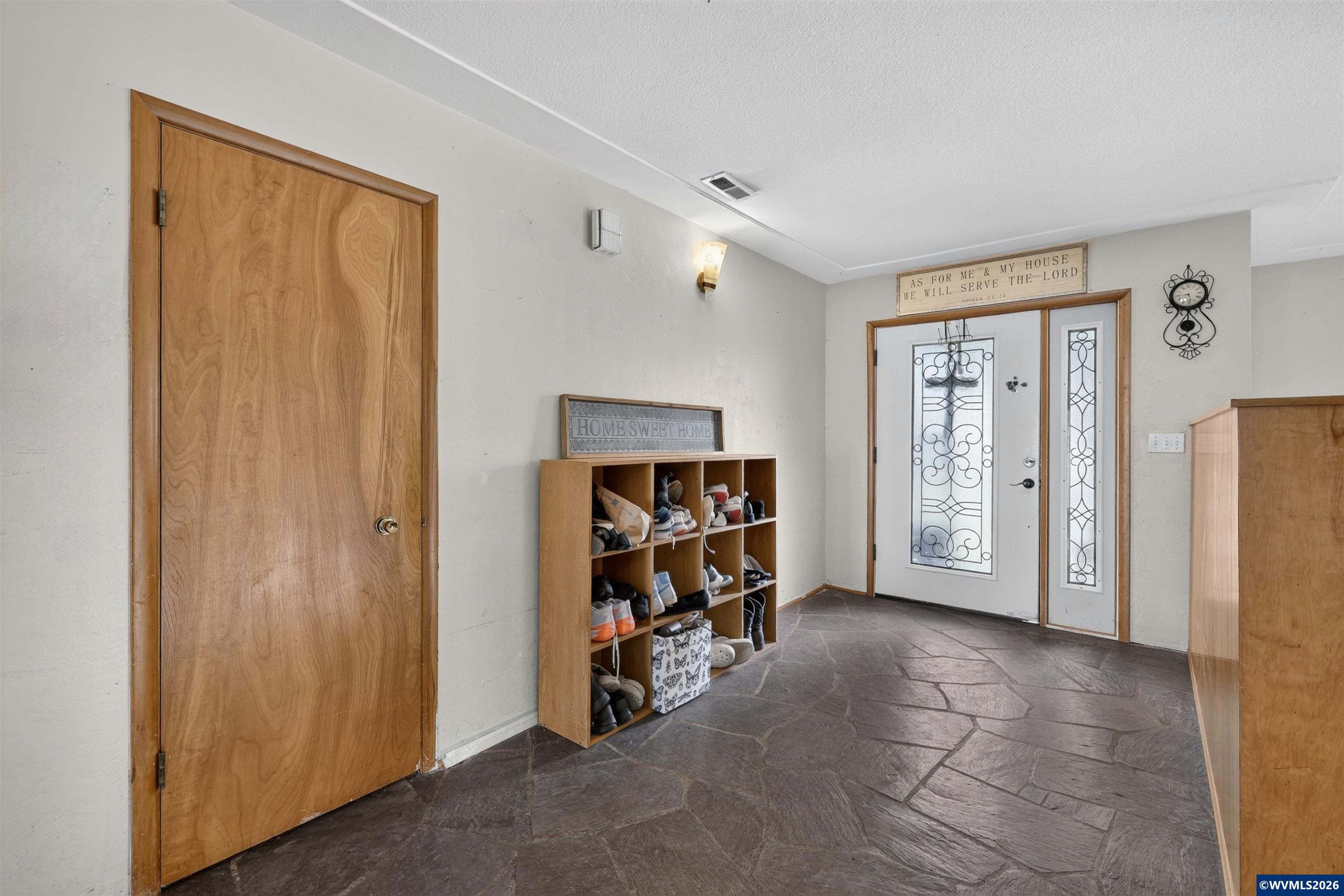 288 Southwest Mill Street Dallas, OR 97338 - Photo 6 of 50 Gallery Image 6
