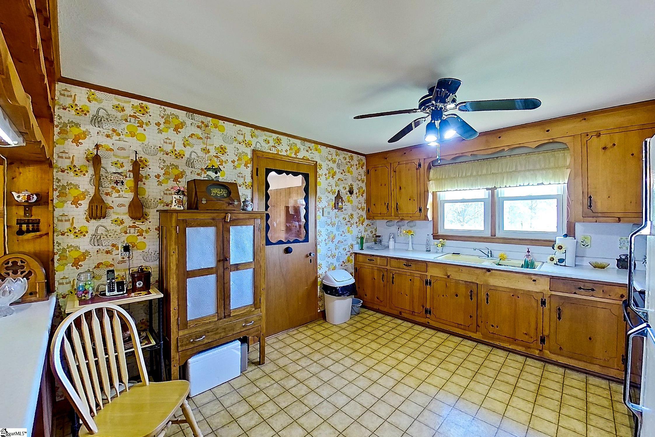303 Cooper Bridge Road Woodruff, SC 29388 - Photo 14 of 29
