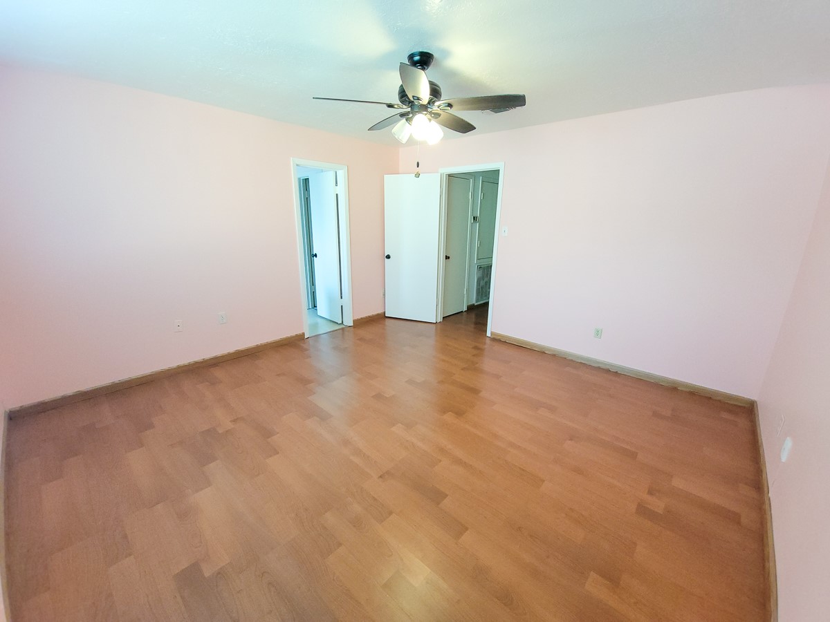 3430 Hombly Road Houston, TX 77066 - Photo 3 of 20 a view of an empty room with a window