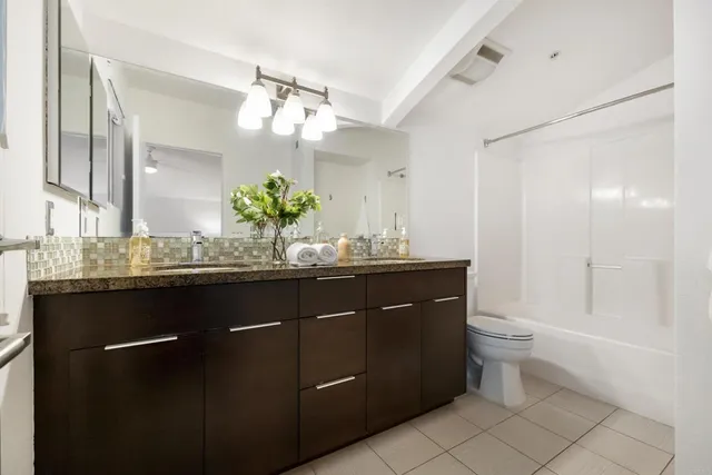 $1,195,000 | 687 South Coast Highway 101, Unit 237, Encinitas, CA 92024