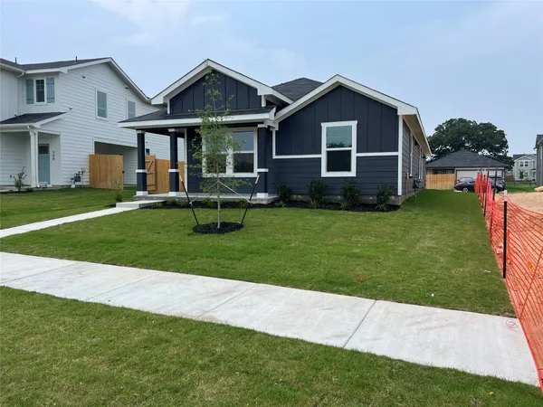 $2,200 | 306 Constanza Trail, Bastrop, TX 78602
