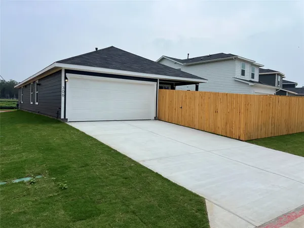 $2,200 | 306 Constanza Trail, Bastrop, TX 78602