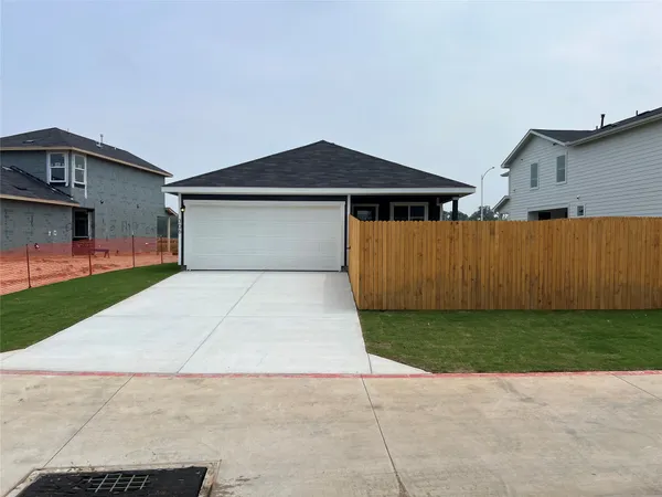 $2,200 | 306 Constanza Trail, Bastrop, TX 78602