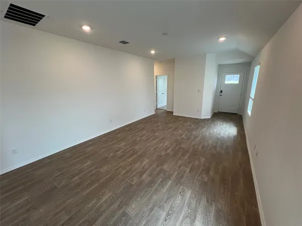 $2,200 | 306 Constanza Trail, Bastrop, TX 78602