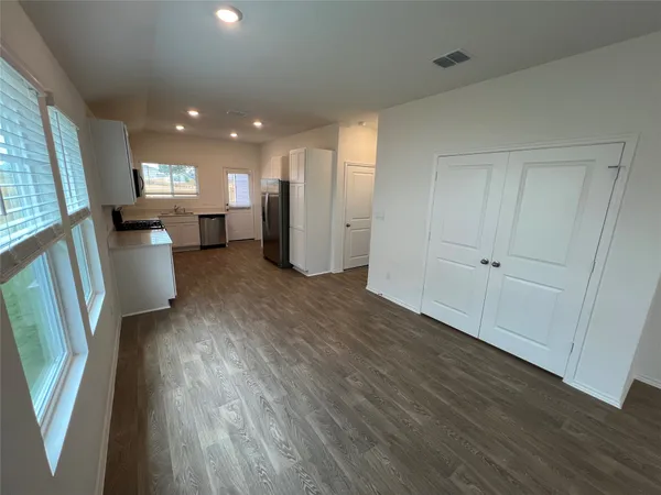 $2,200 | 306 Constanza Trail, Bastrop, TX 78602