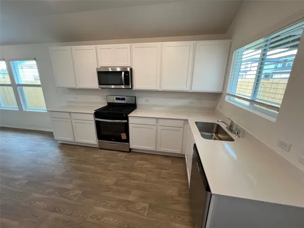 $2,200 | 306 Constanza Trail, Bastrop, TX 78602