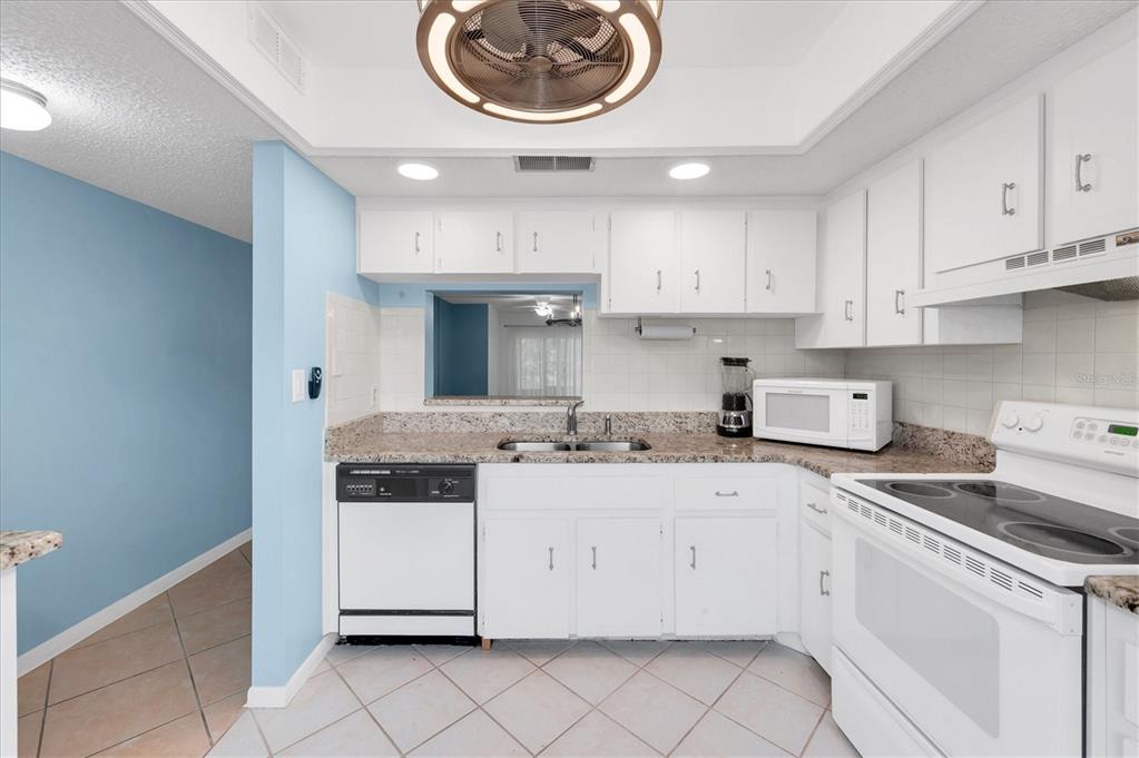 845 Maple Court, Unit 103 Dunedin, FL 34698 - Photo 11 of 27