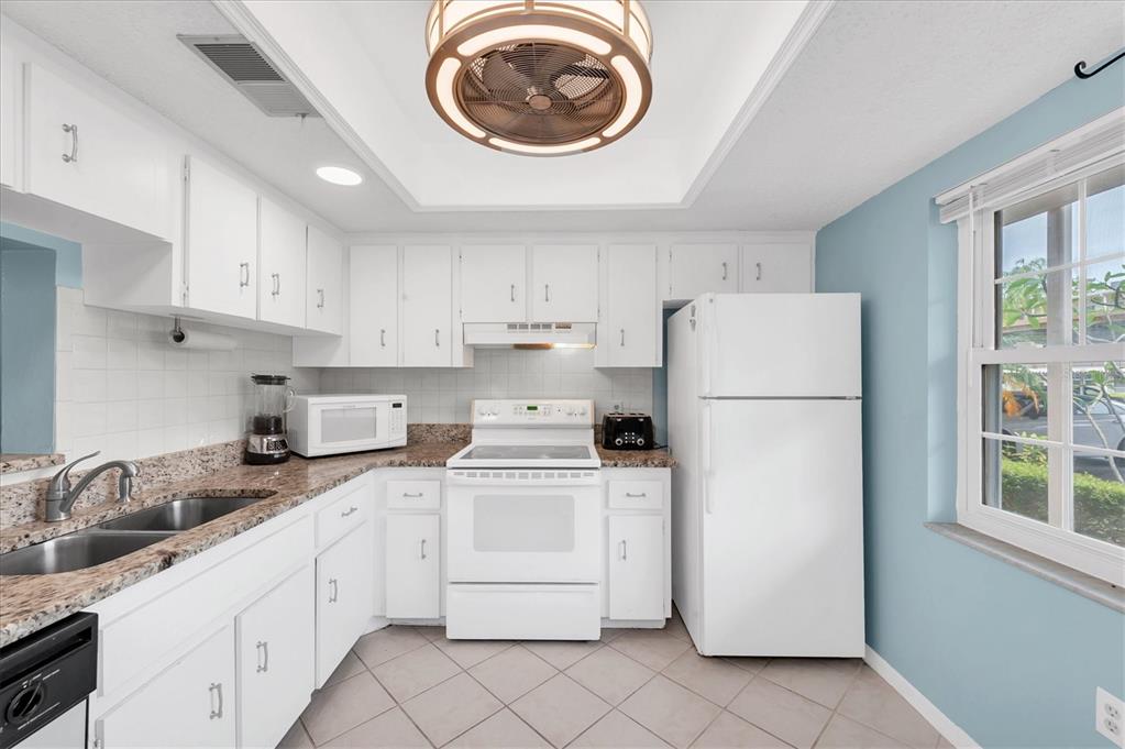 845 Maple Court, Unit 103 Dunedin, FL 34698 - Photo 10 of 27