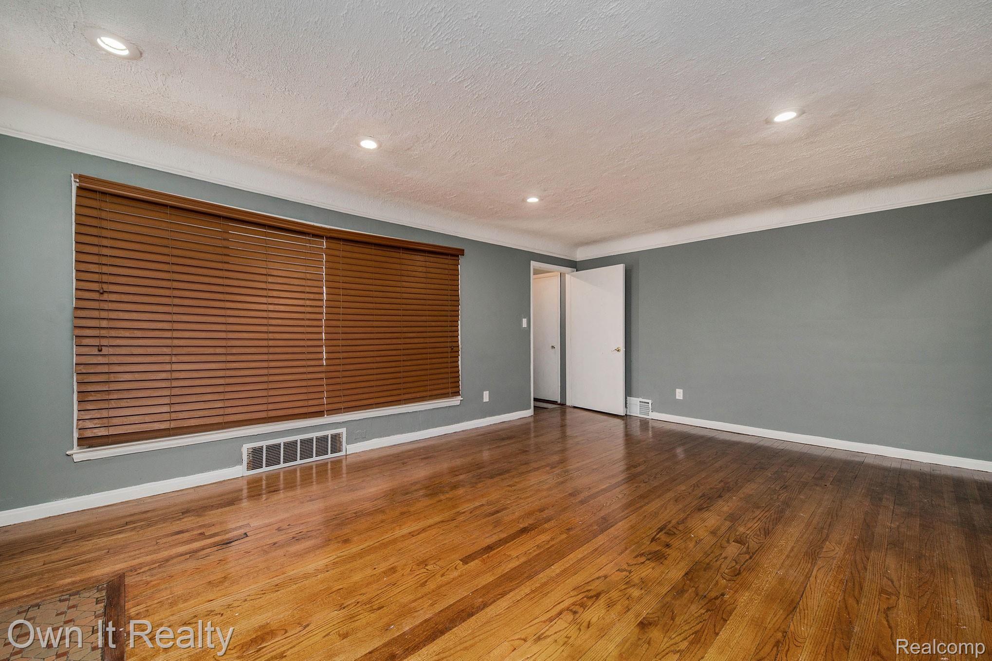 7747 West Seven Mile Road Detroit, MI 48221 - Photo 5 of 26 DSC01552-1 - Copy (2).jpg
