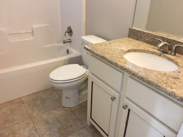 22527 Nana Loop West Silverhill, AL 36576 - Photo 2 of 7 Bathroom 2