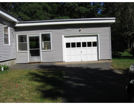 42 Pomeroy Meadow Road Southampton, MA 01073 - Photo 8 of 8 Gallery Image 8