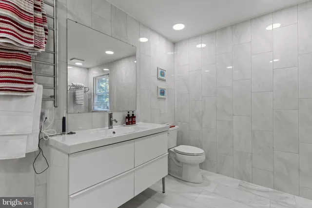 $714,900 | 3 Eastwood Court, Voorhees, NJ 08043