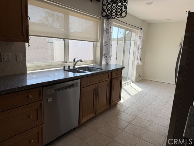 5281 Charing Cross Road Westminster, CA 92683 - Photo 3 of 25 Gallery Image 3