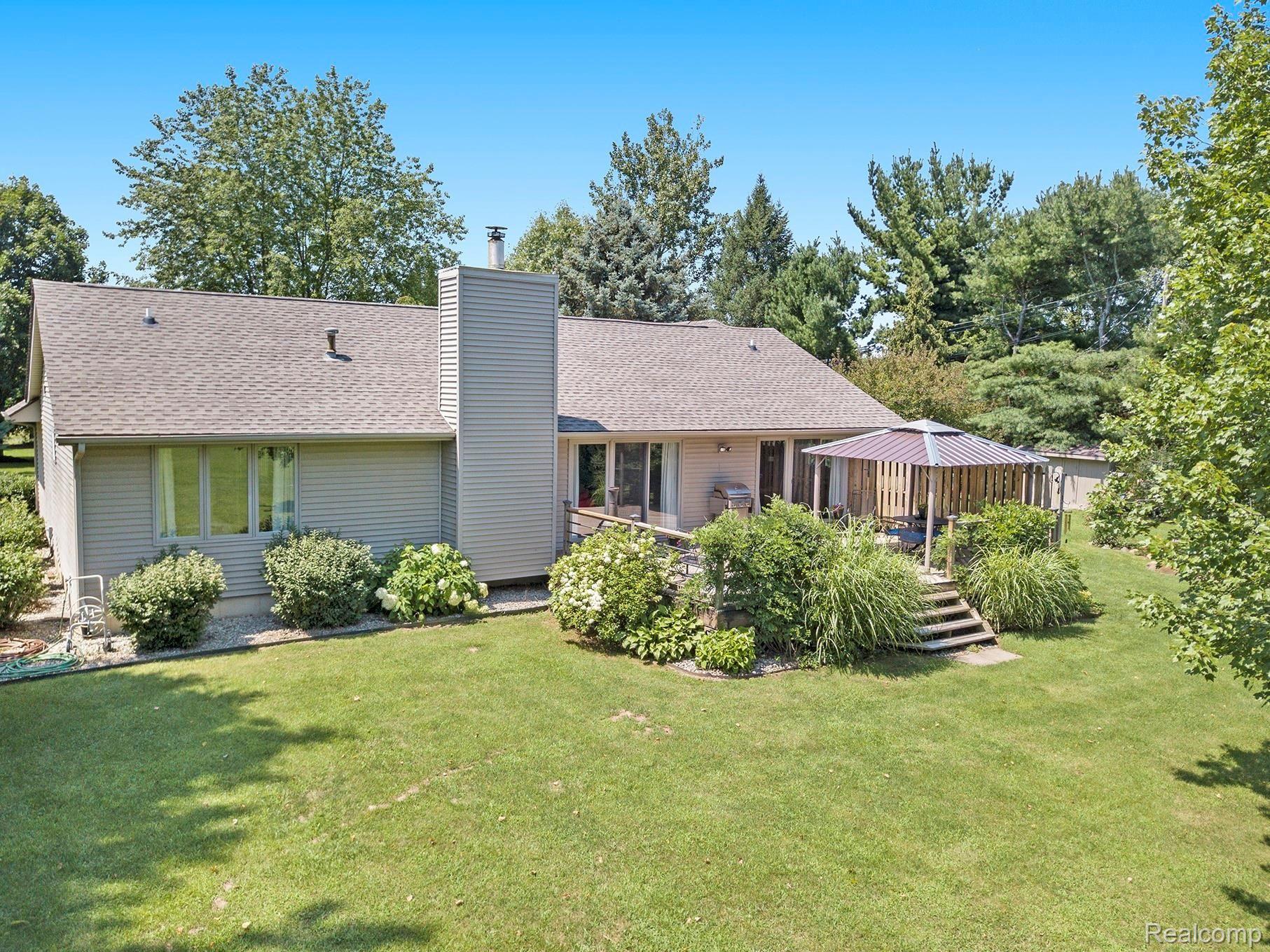 3587 Cedar Lake Road Howell, MI 48843 - Photo 33 of 38 9.jpg