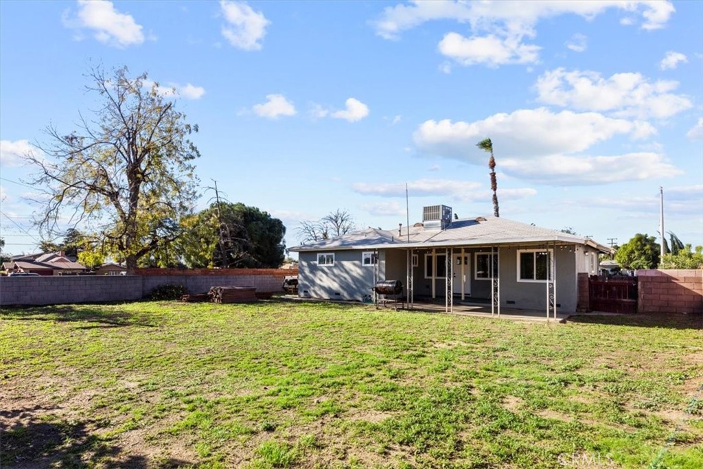 565 North Riverside Avenue Rialto, CA 92376 - Photo 23 of 23