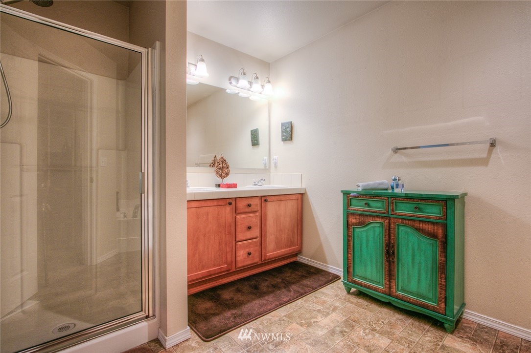 2720 232nd Street Southeast Bothell, WA 98021 - Photo 12 of 25