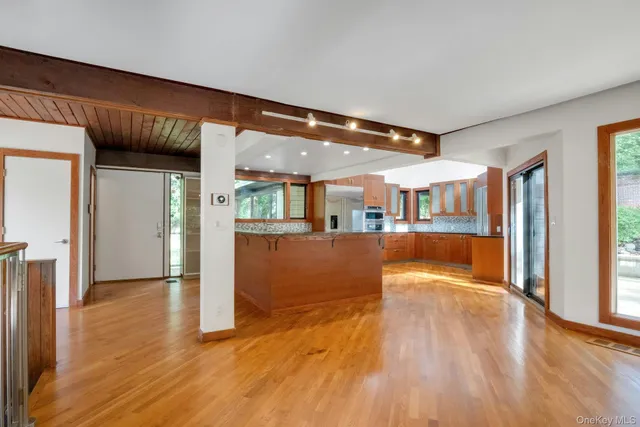 $975,000 | 309 Scarborough Road, Briarcliff Manor, NY 10510