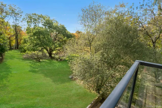 $975,000 | 309 Scarborough Road, Briarcliff Manor, NY 10510