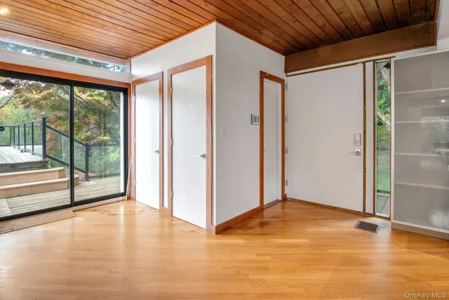 $975,000 | 309 Scarborough Road, Briarcliff Manor, NY 10510