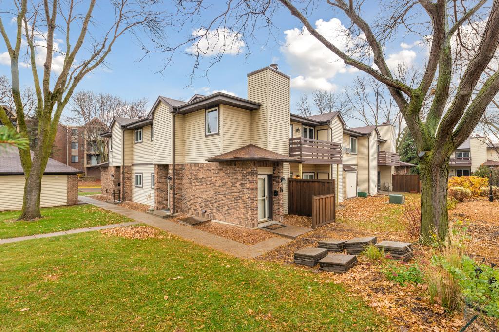320 Ford Road, Unit 8 St. Louis Park, MN 55426 - Photo 1 of 30 Gallery Image 1