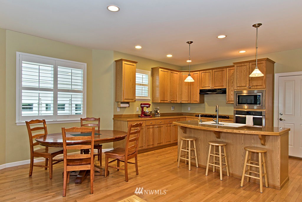 16635 Southeast 167th Street Renton, WA 98058 - Photo 4 of 25 Gallery Image 4