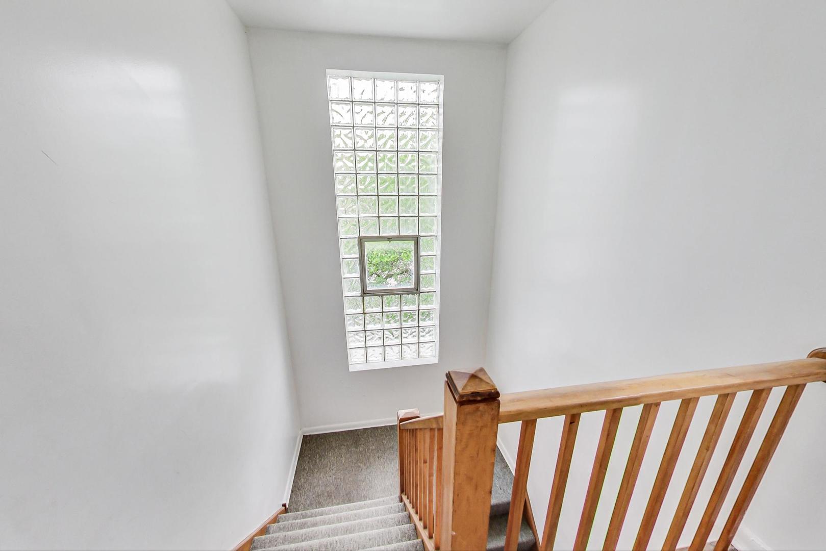 3333 Church Street, Unit 2 Evanston, IL 60203 - Photo 2 of 20